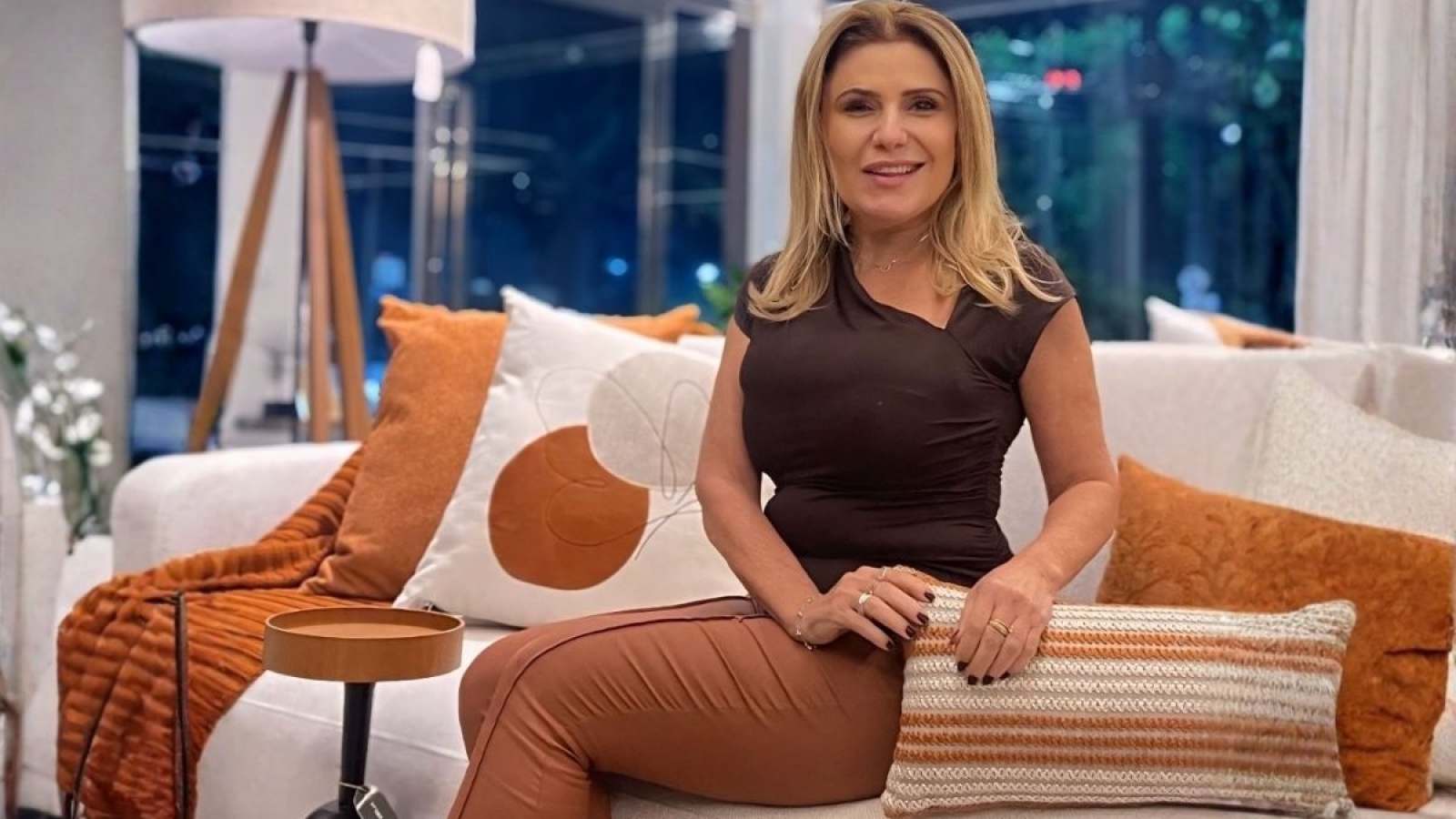 odeve-decoradelia-realiza-sale-inedita-com-ate-60-off-em-cadeiras-e-poltronas-exclusivas-03